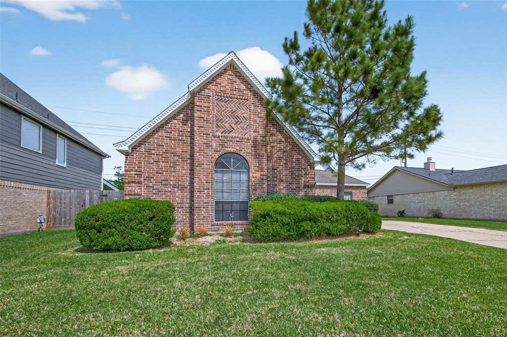 Photo of 19242 Relay Road, Humble, TX 77346 (MLS # 9219329)