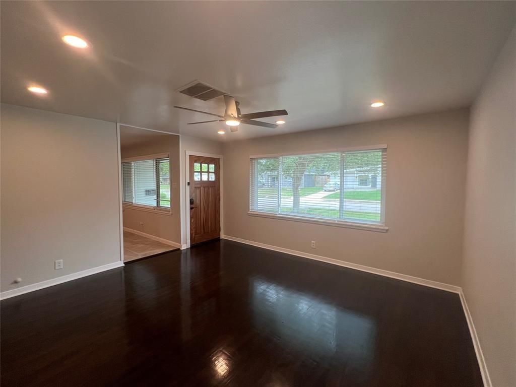 Photo of 5417 De Milo Drive, Houston, TX 77092 (MLS # 10326355)