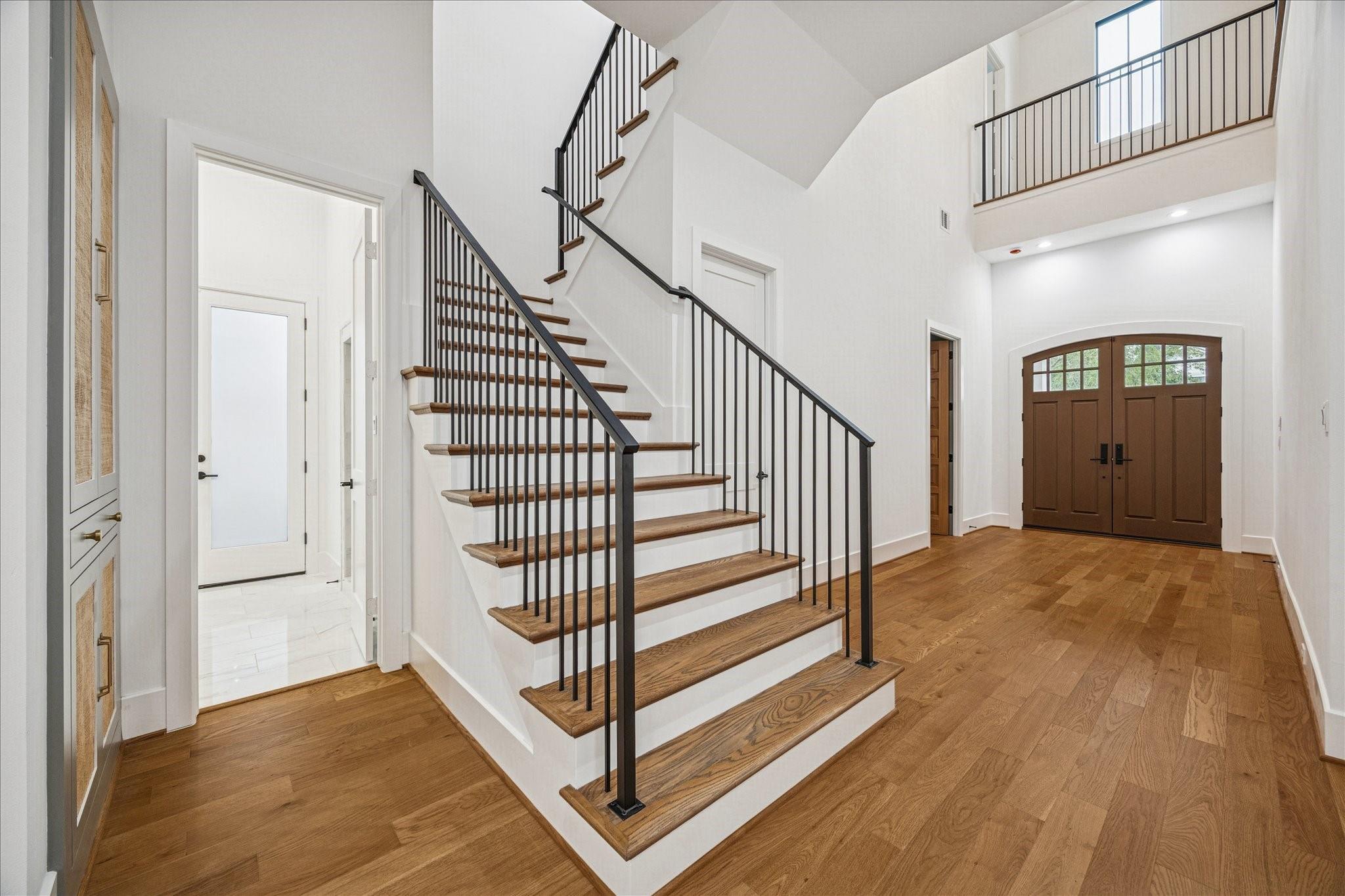 867 W 42nd Street