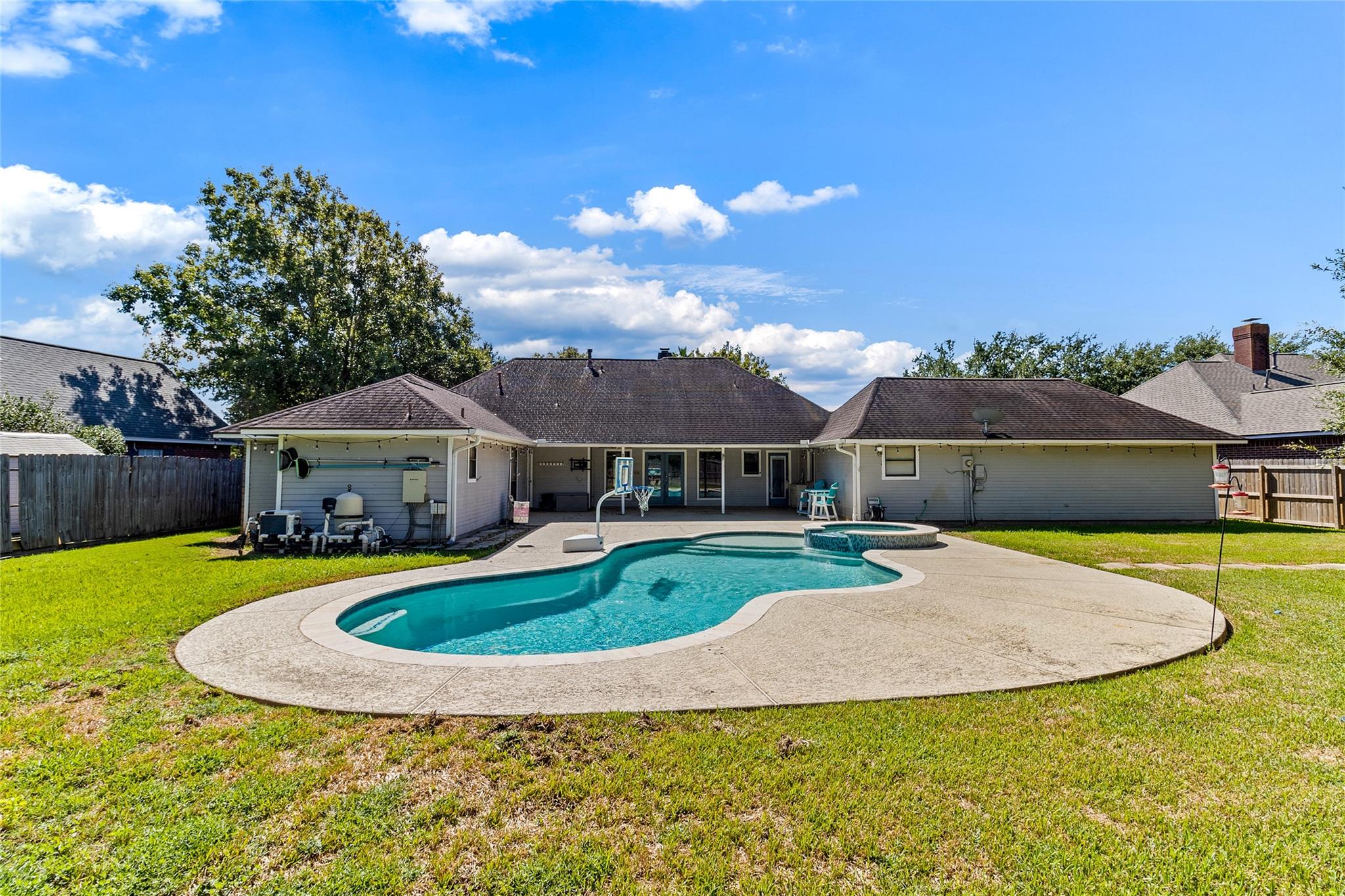 55 Silver Lace Court