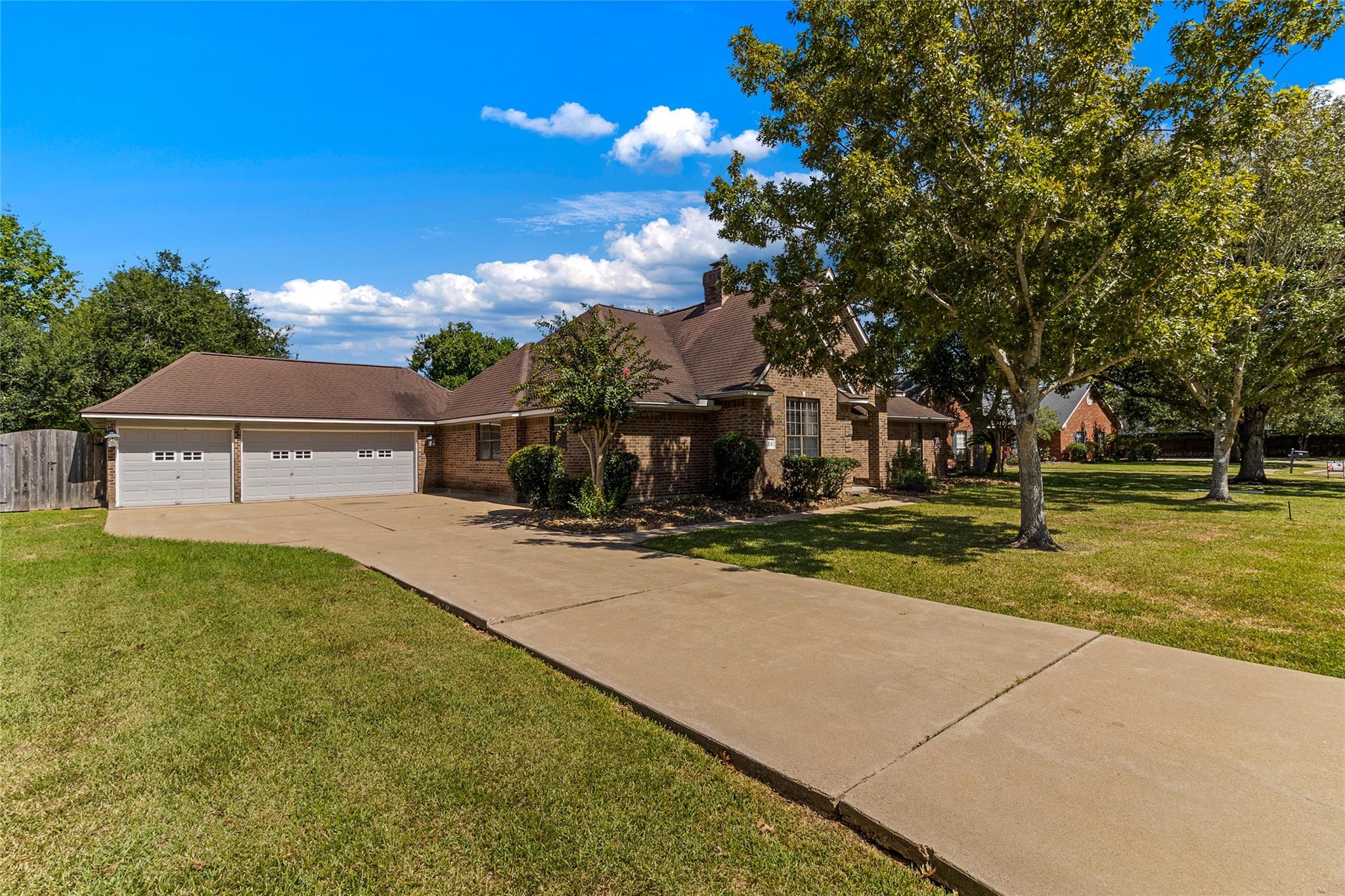 55 Silver Lace Court