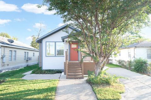 Photo of 1310 E 34th Street, Houston, TX 77022 (MLS # 79520246) Photo of 1310 E 34th Street, Houston, TX 77022 (MLS # 79520246)
