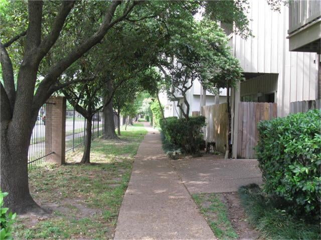 Photo of 2100 Tanglewilde Street #680, Houston, TX 77063 (MLS # 98149240)