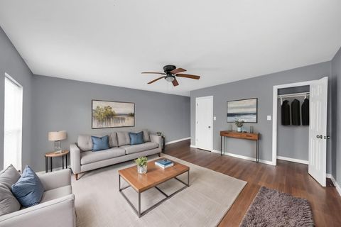 Photo of 7919 Brays Street #B, Houston, TX 77012 (MLS # 40747174)