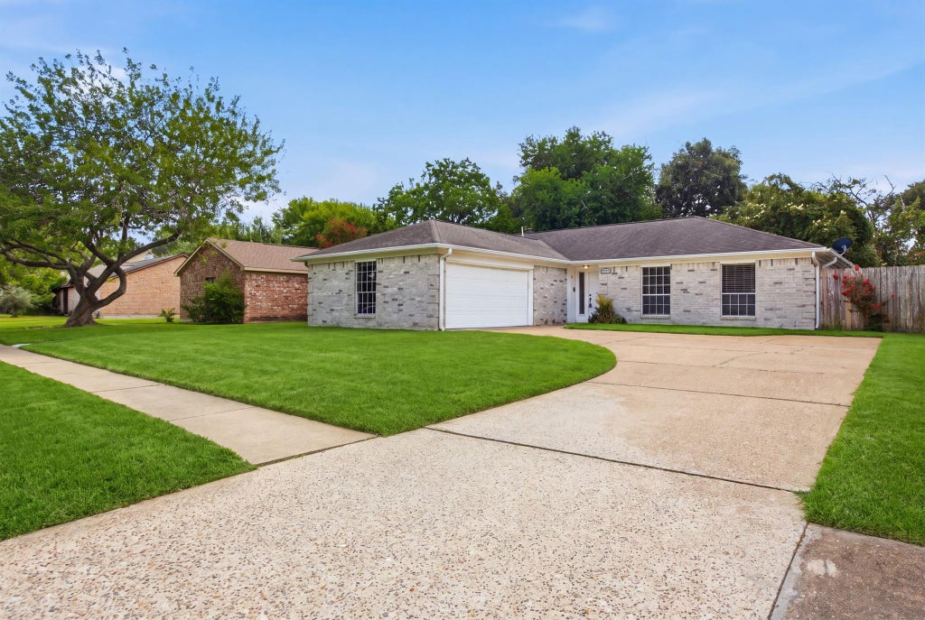 Photo of 22603 Deville Drive, Katy, TX 77450 (MLS # 10940048)