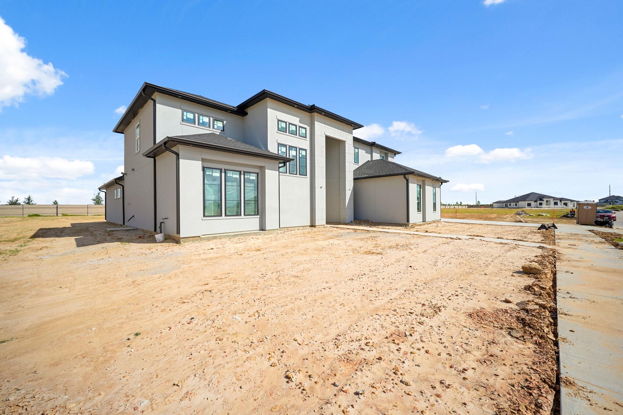 22214 Desert Foothills Lake