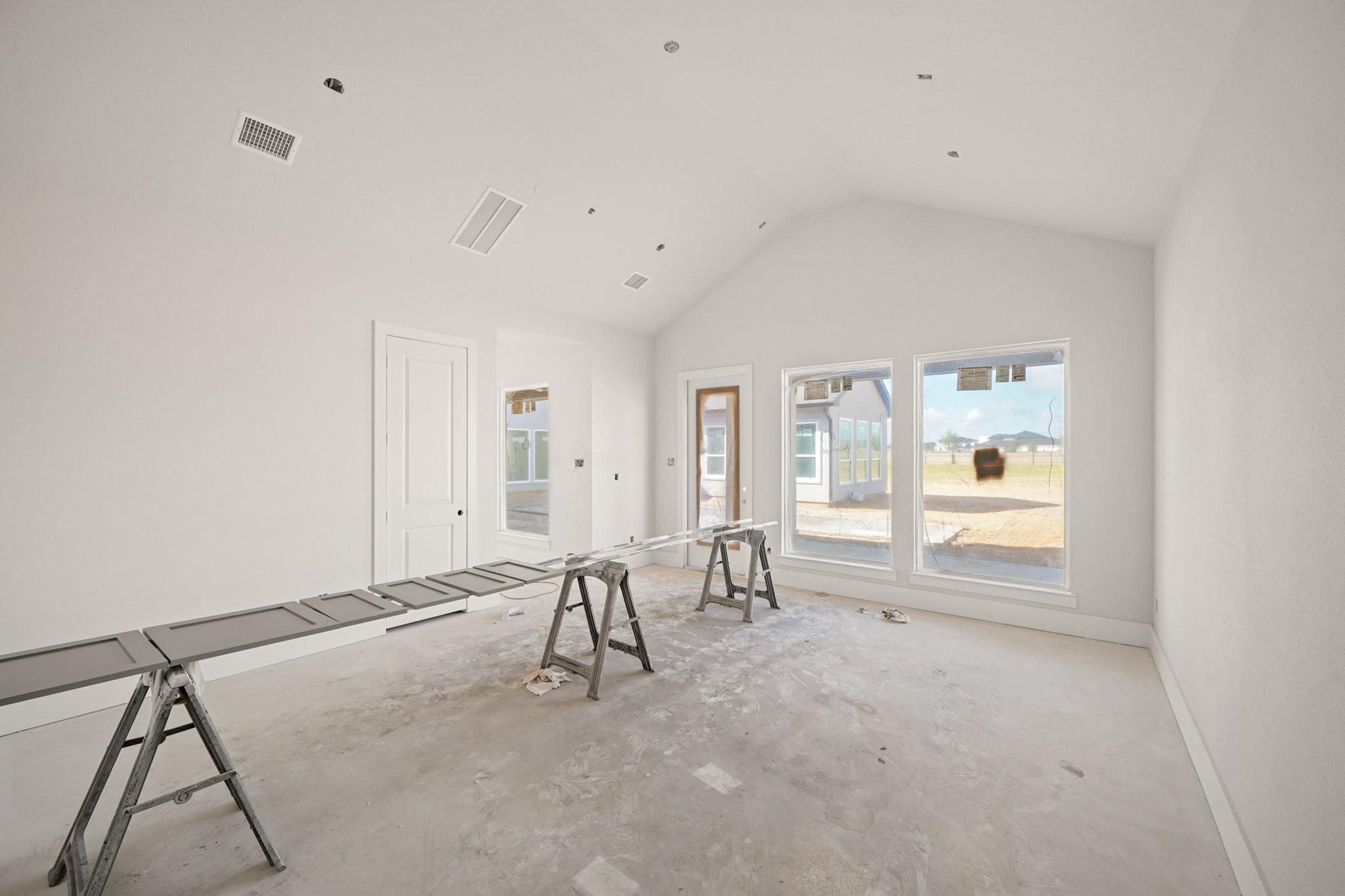 22214 Desert Foothills Lake
