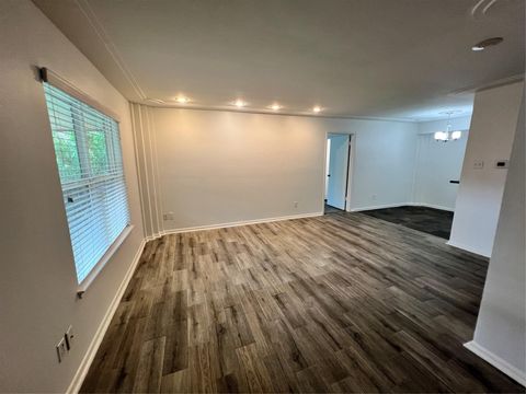 Photo of 855 Augusta Drive #60, Houston, TX 77057 (MLS # 27270664)