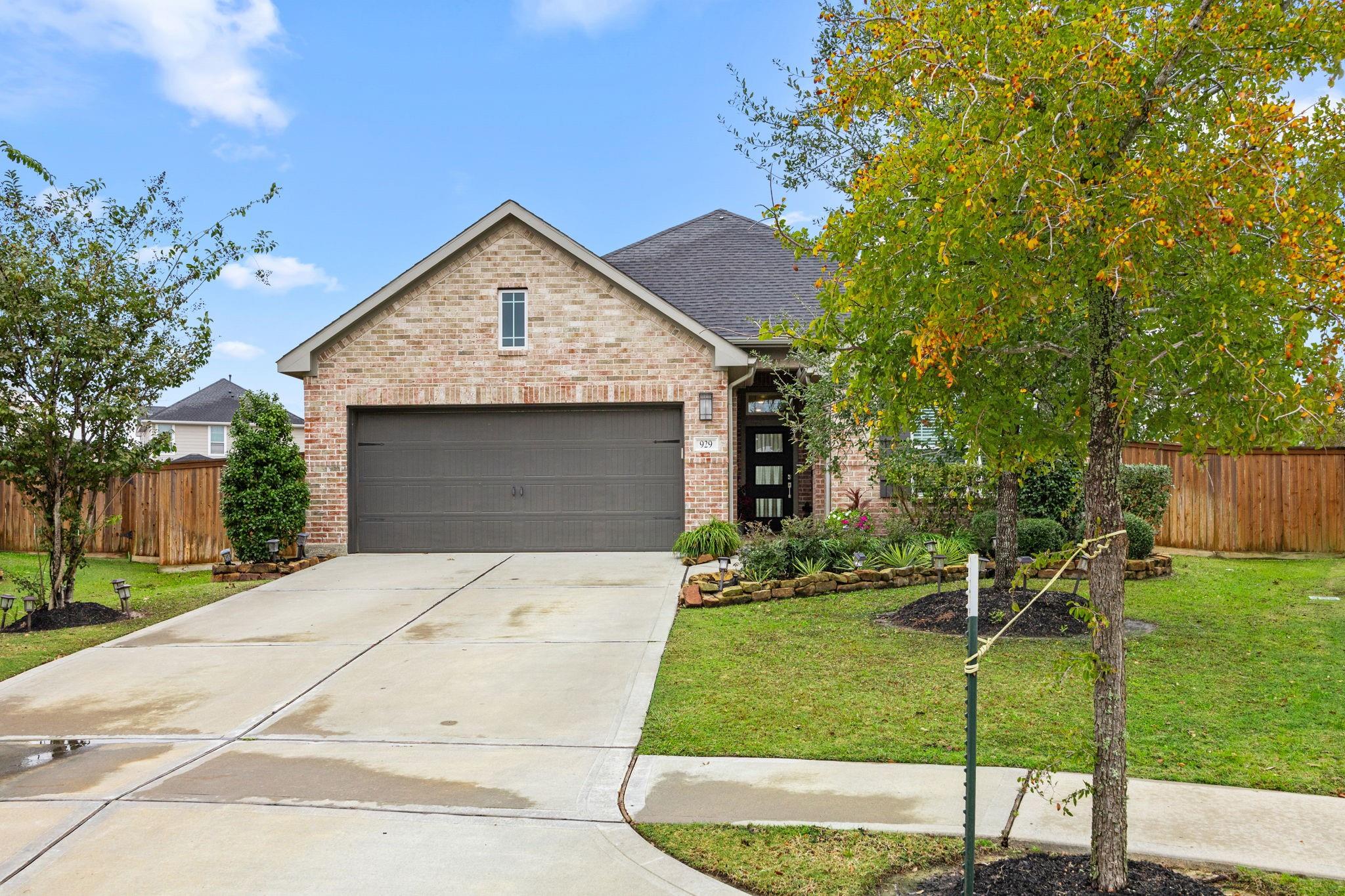 929 Lunar View Court