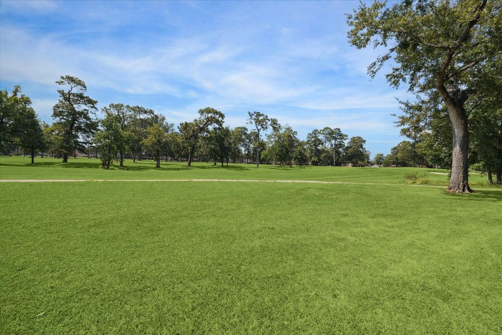 Photo of 20240 Ivy Point Cir, Humble, TX 77346 (MLS # 37757099)