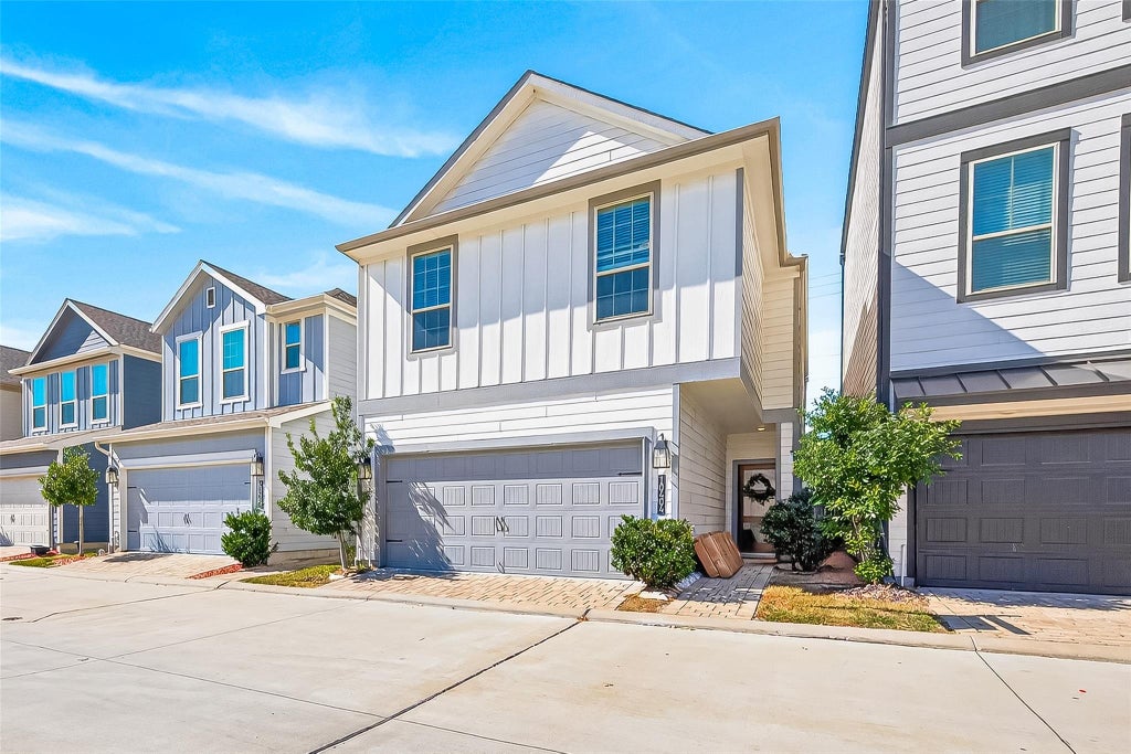 Photo of 10404 Marston Vineyard Drive, Houston, TX 77025 (MLS # 53980879)
