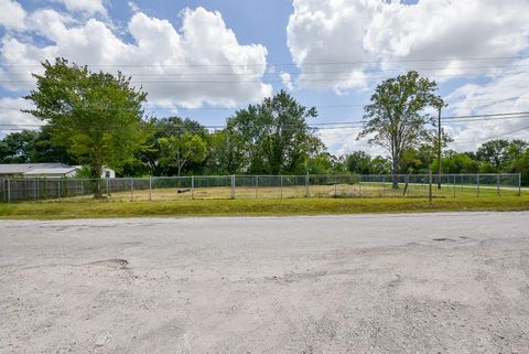 Photo of 1902 Arizona Avenue, League City, TX 77573 (MLS # 45818665)