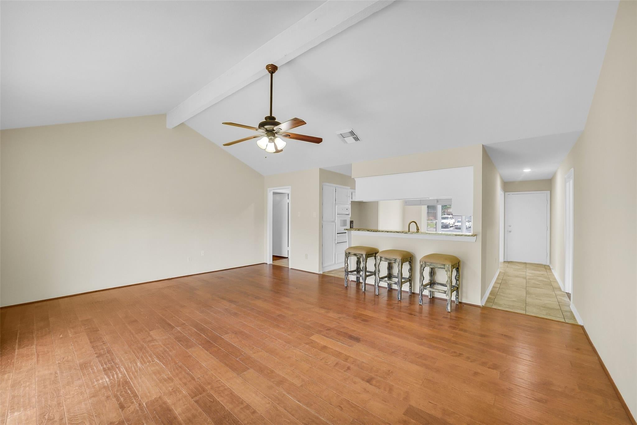 5303 Lincoln Green Drive