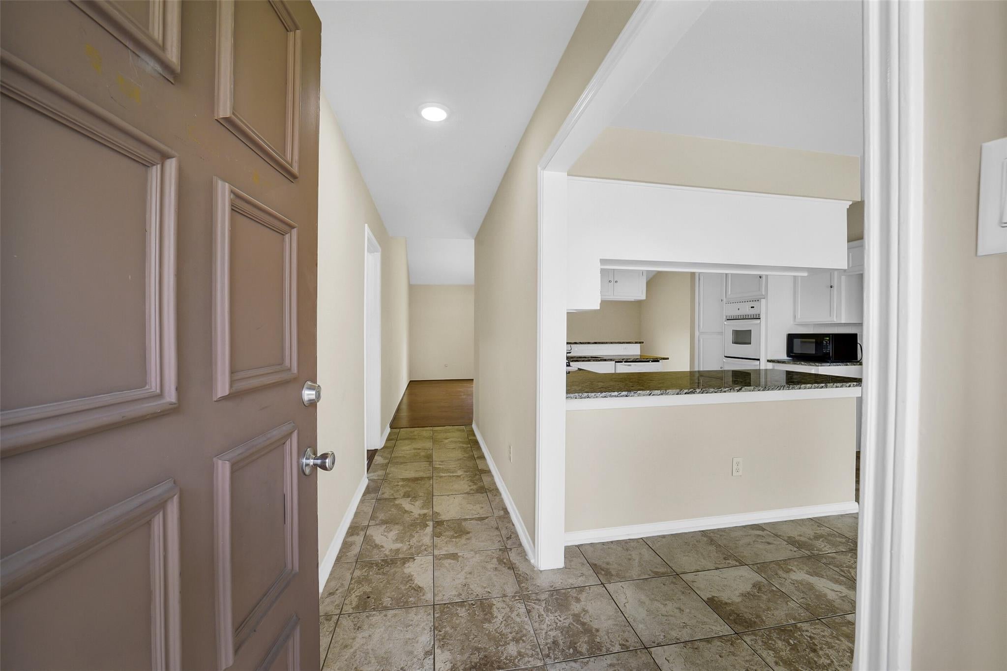 5303 Lincoln Green Drive