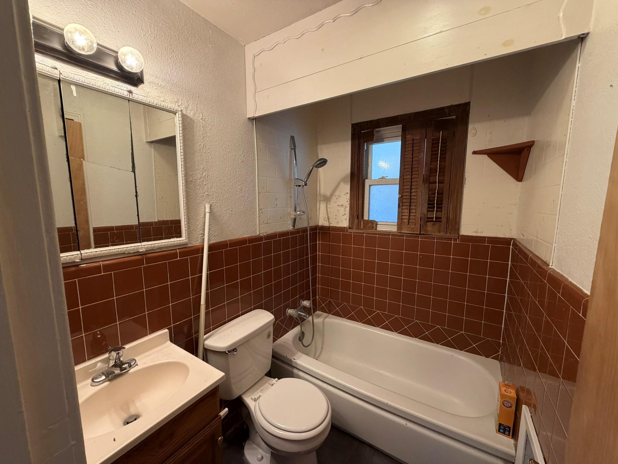 813 NW 1st St Street