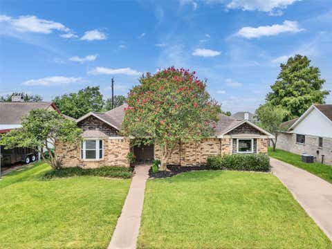 Homes For Sale - 213 Valley Brook Drive<br/> La Porte, TX 77571