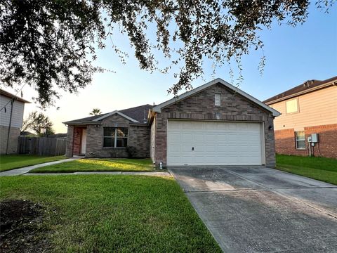 Photo of 16750 Bending Creek Lane, Friendswood, TX 77546 (MLS # 45552826)