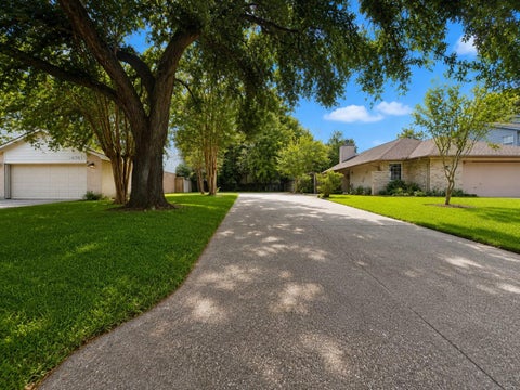 Photo of 16711 Quiet Trail Drive, Humble, TX 77396 (MLS # 68498467)