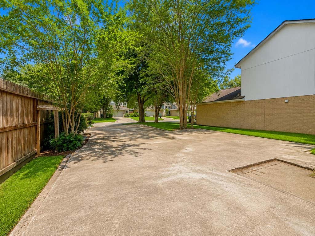 Photo of 16711 Quiet Trail Drive, Humble, TX 77396 (MLS # 68498467)