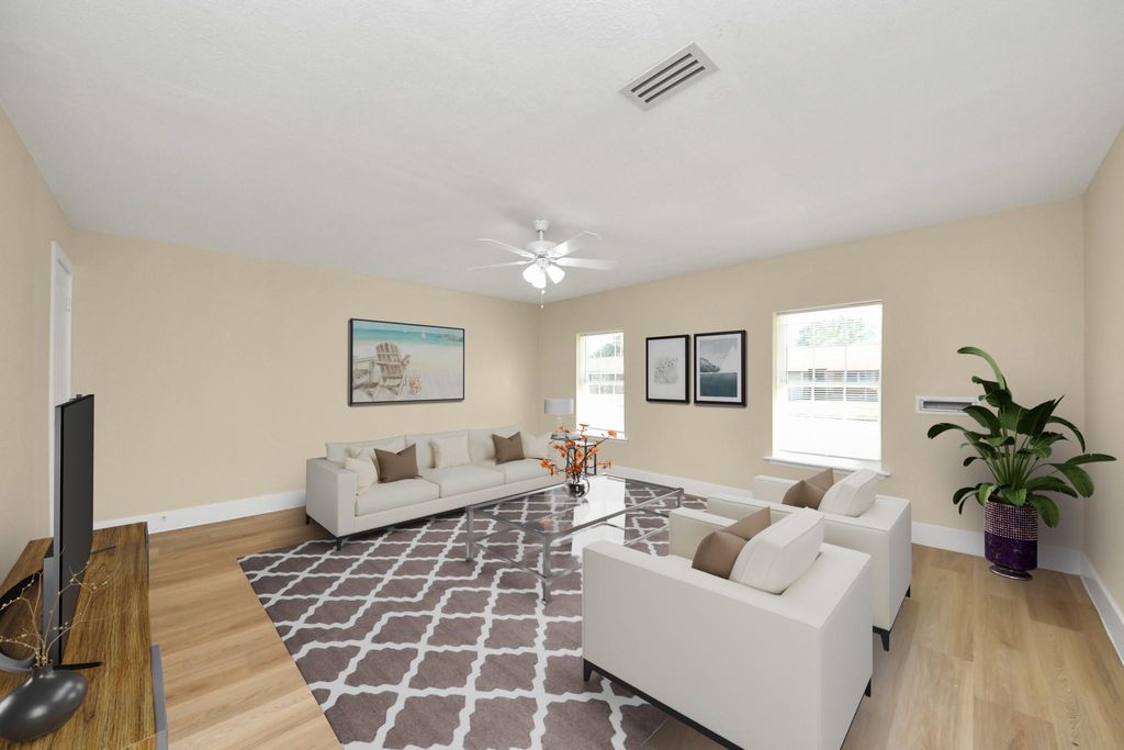 Photo of 13606 Sunrose Lane, Houston, TX 77045 (MLS # 31026309)