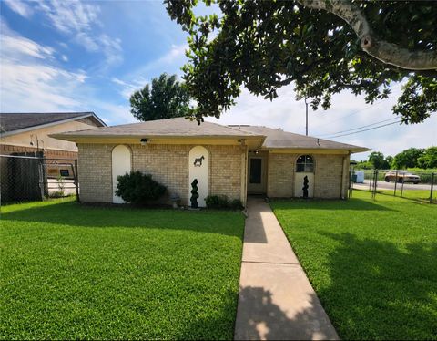 Homes For Sale - 4702 Geraldine Street<br/> Harris County, Seabrook, TX 77586