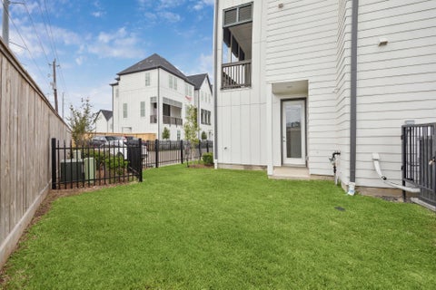 Photo of 1004 Golden Nectar Lane, Houston, TX 77008 (MLS # 62067672)