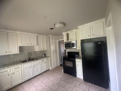 Tiny photo for 3109 Airport Boulevard, Houston, TX 77051 (MLS # 12062084)