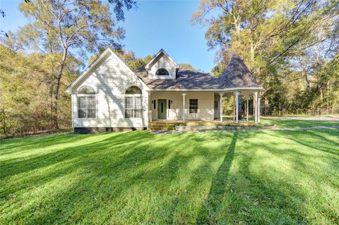 Photo of 15765 Tanglewood Drive, Willis, TX 77378 (MLS # 69571545)