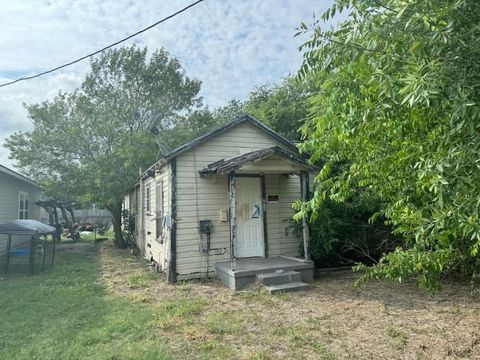 712 Park Street Sinton TX 78387