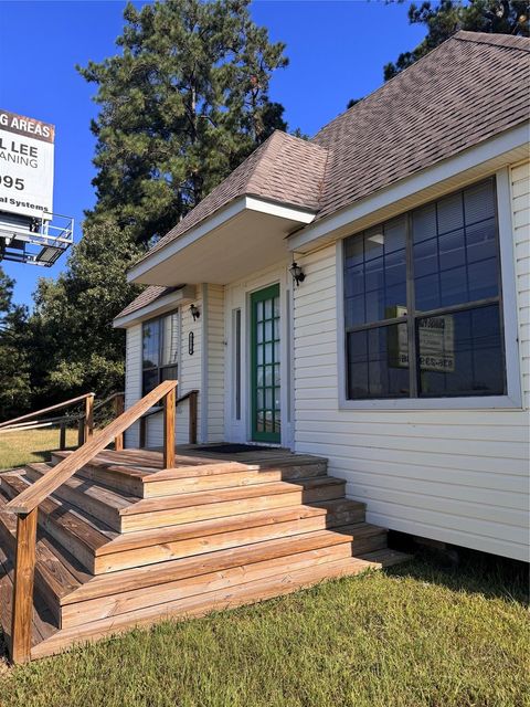 Photo of 3576 W Us Highway 190 W, Livingston, TX 77351 (MLS # 27579101)