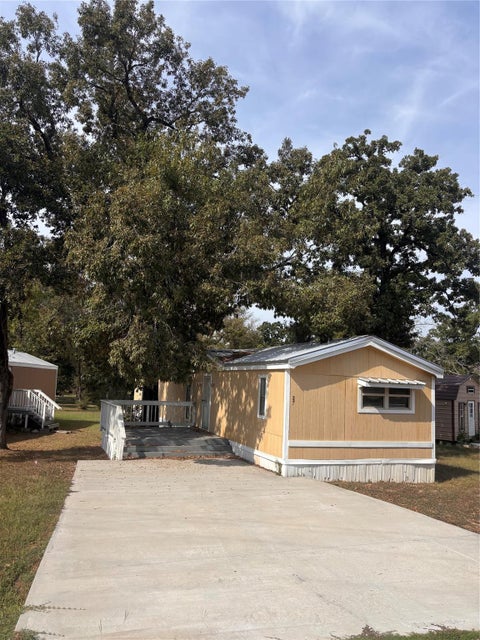 Photo of 235 Morris Lane Lane, Huntsville, TX 77320 (MLS # 17148082)