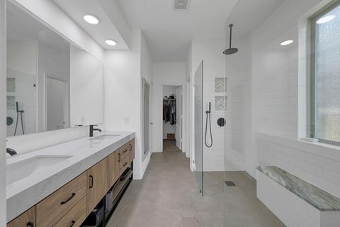 204 Lake Estates Drive Montgomery TX 77356