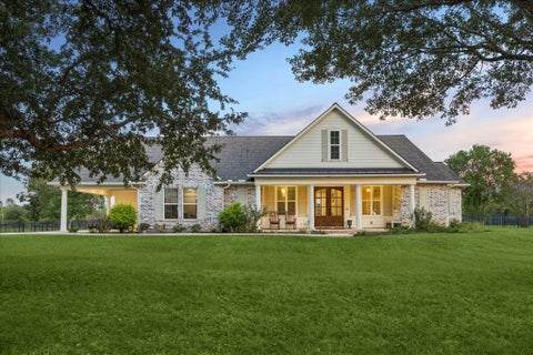 Homes For Sale - 3712 Quail Circle<br/> Sealy, TX 77474