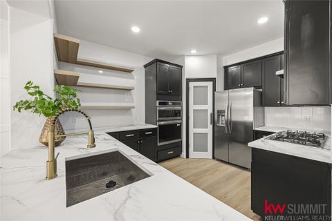 Townhouse For Sale - 2410 Calumet Street #B<br/> Houston, TX 77004