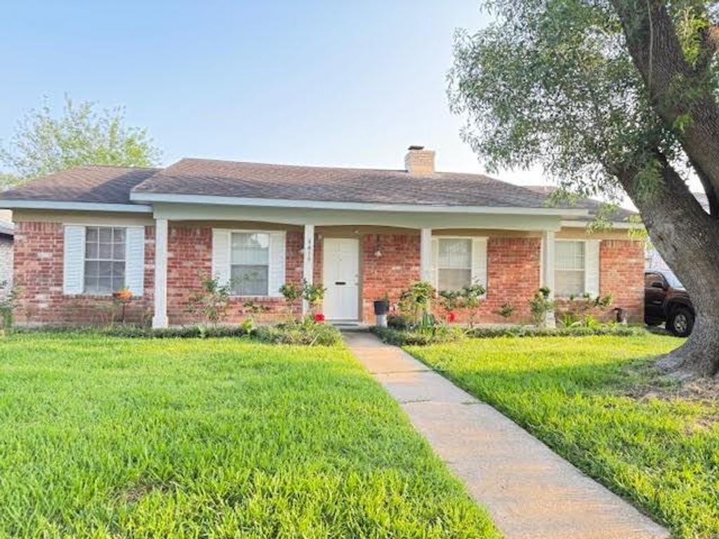 Photo of 9419 Mcafee Drive, Houston, TX 77031 (MLS # 10585277)
