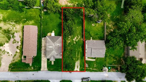 Photo of 1003 E 39th Street, Houston, TX 77022 (MLS # 96471248)
