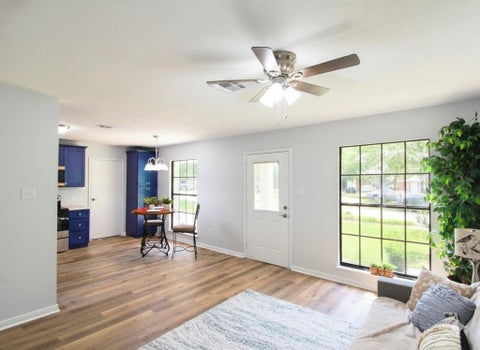Photo of 610 N 12th Street, La Porte, TX 77571 (MLS # 15613778)