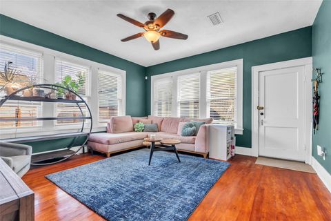 Photo of 2519 White Oak Drive, Houston, TX 77009 (MLS # 10696966)