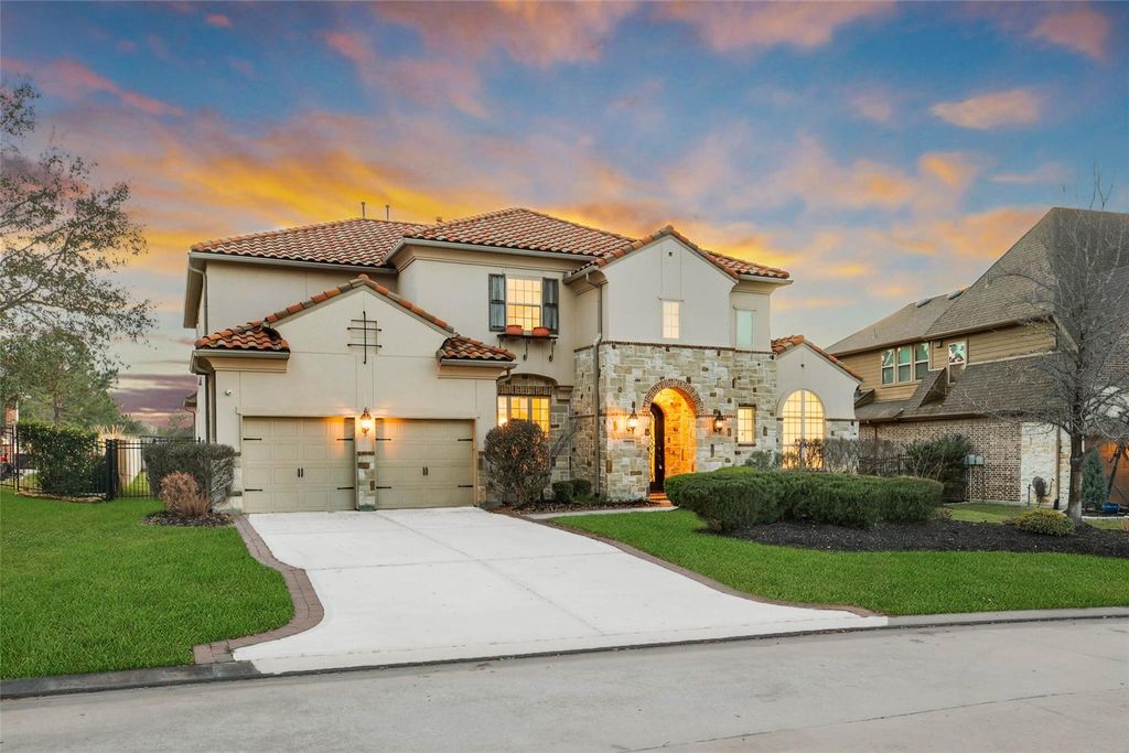 Photo of 19 Brittany Rose Place, The Woodlands, TX 77375 (MLS # 40743884)