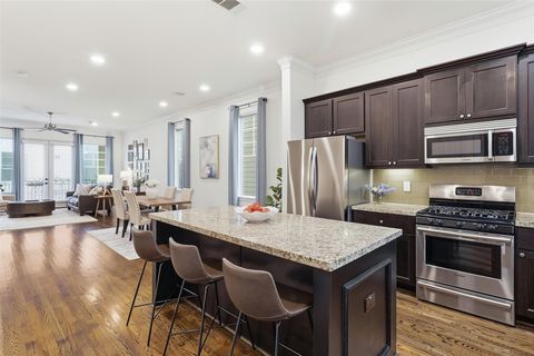 Photo of 2411 Beall Street, Houston, TX 77008 (MLS # 93381189)