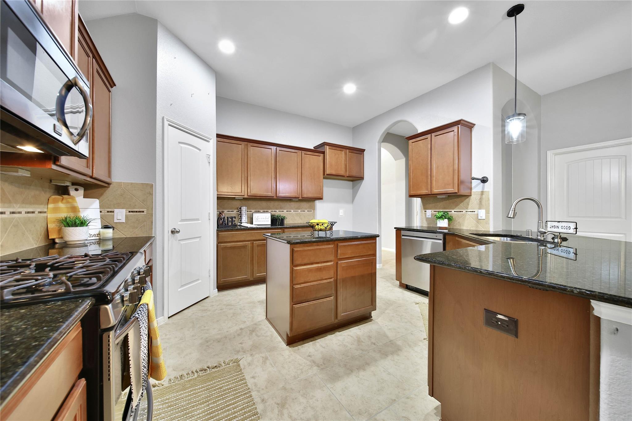 5511 Claymore Meadow Lane