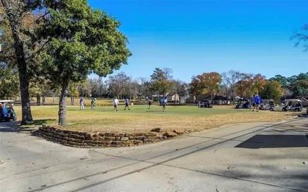 Photo of 120 Hiwon Drive, Conroe, TX 77304 (MLS # 4525439)