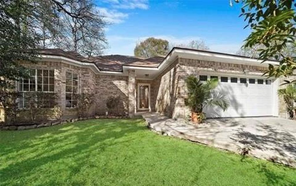 Photo of 120 Hiwon Drive, Conroe, TX 77304 (MLS # 4525439)