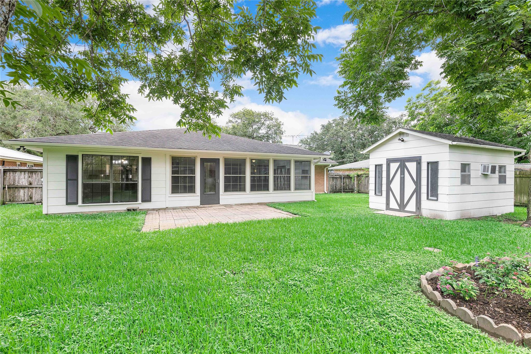 1916 Baywood Drive