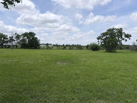Photo of 5 Bastrop Street, Angleton, TX 77515 (MLS # 12614236)