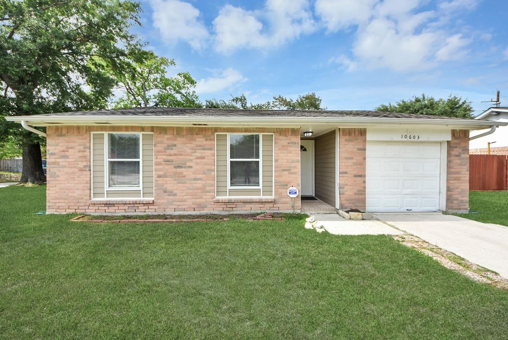 Photo of 10603 Thorncliff Drive, Humble, TX 77396 (MLS # 36286102)