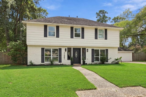 Homes For Sale - 11807 Glenway Drive Drive<br/> Houston, TX 77070