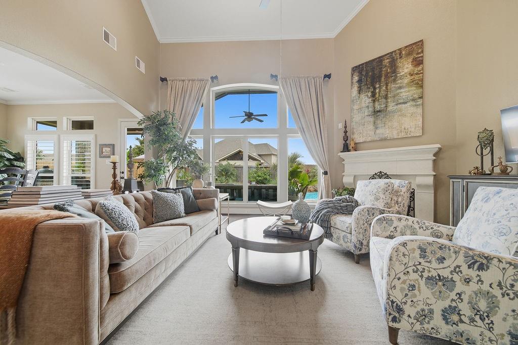 2513 Royal Field Lane