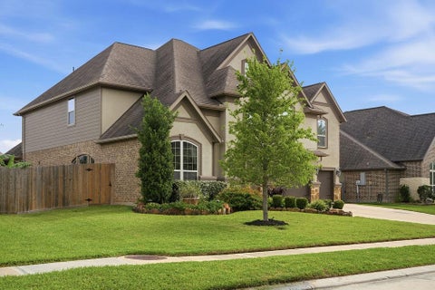 Photo of 2513 Royal Field Lane, Friendswood, TX 77546 (MLS # 66782187)