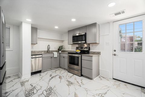 Photo of 3515 Winnie Street #B, Galveston, TX 77550 (MLS # 10783094)